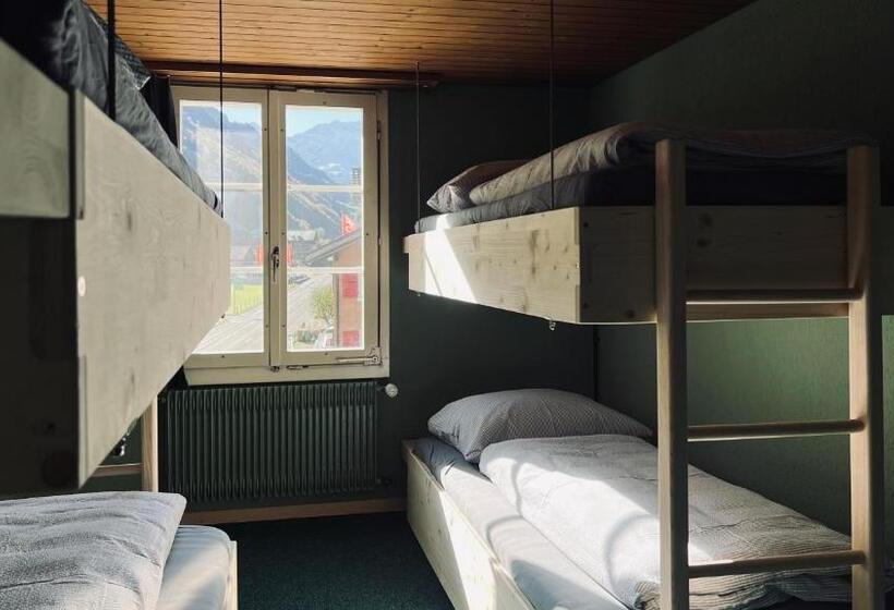 四人标准间, Alpina Einhorn Self Check In