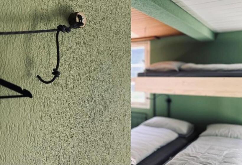 家庭间, Alpina Einhorn Self Check In