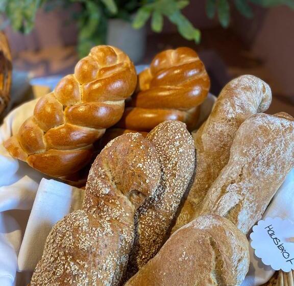 家庭间, Alpina Einhorn Self Check In