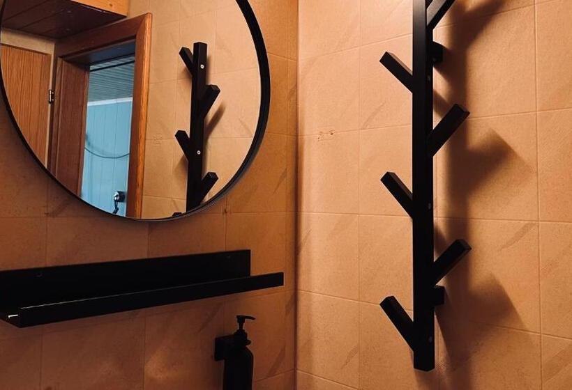 标准三人间, Alpina Einhorn Self Check In