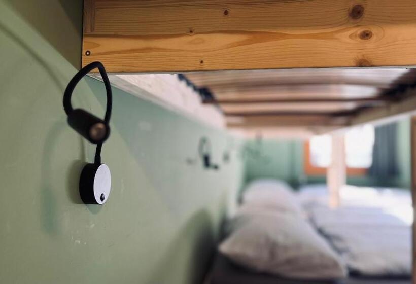 家庭间, Alpina Einhorn Self Check In