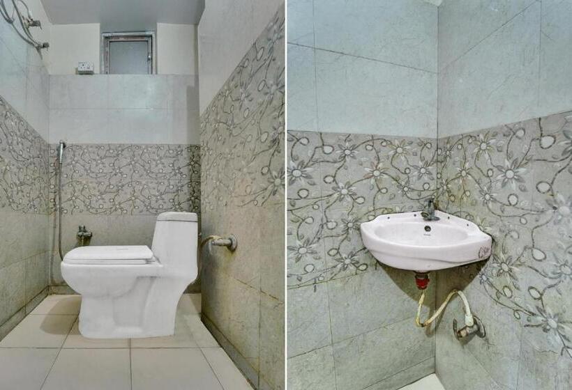 Deluxe Kolmen Hengen Huone, Collection O Sri Shanthi Residency