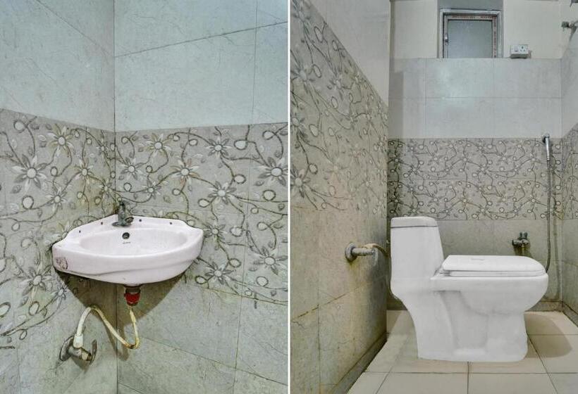 Deluxe Kolmen Hengen Huone, Collection O Sri Shanthi Residency