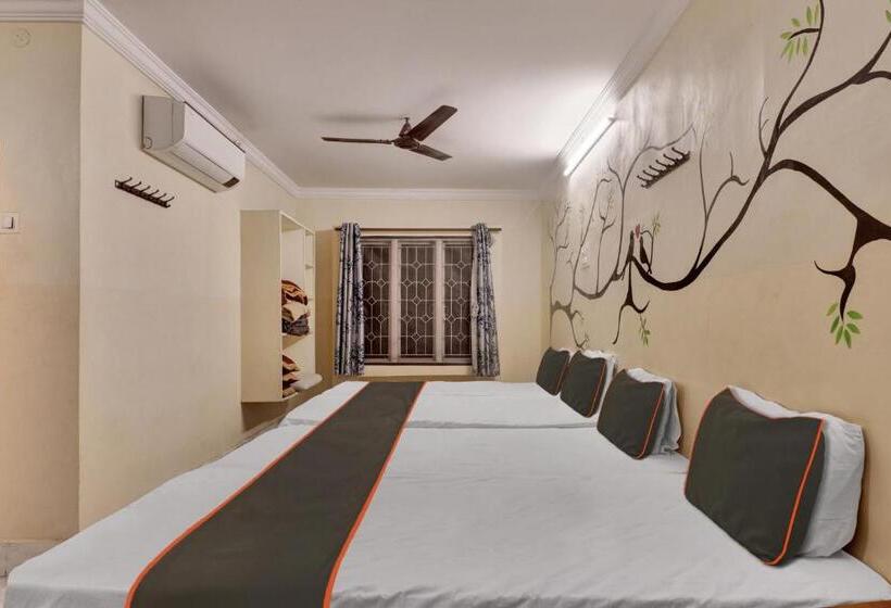 Трехместный Номер Deluxe, Collection O Sri Shanthi Residency