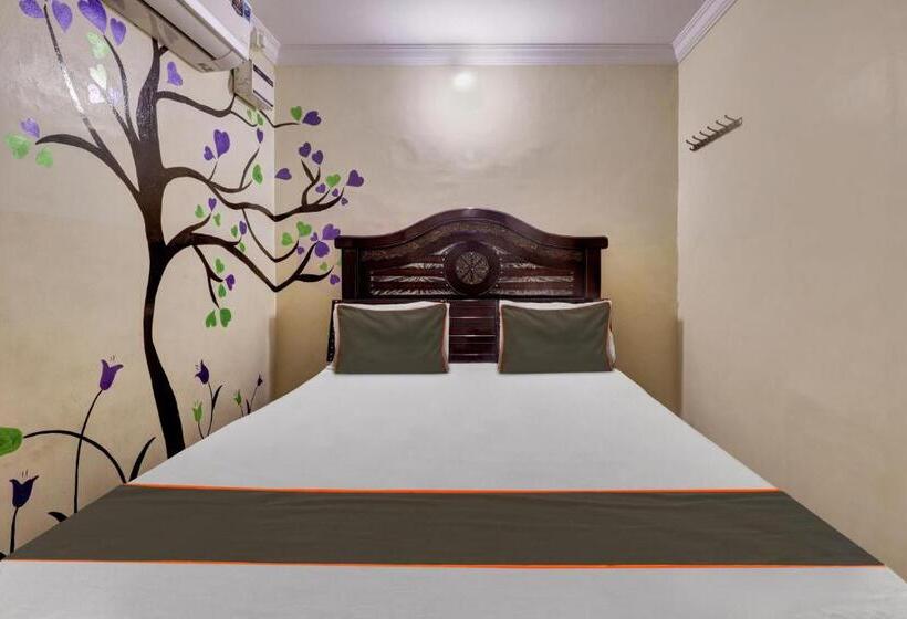 Deluxe Kolmen Hengen Huone, Collection O Sri Shanthi Residency