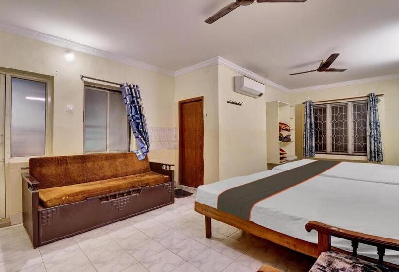 Трехместный Номер Deluxe, Collection O Sri Shanthi Residency