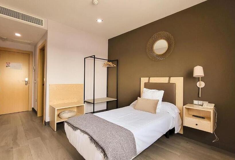 غرفة قياسية فردية, Mauros El Puig