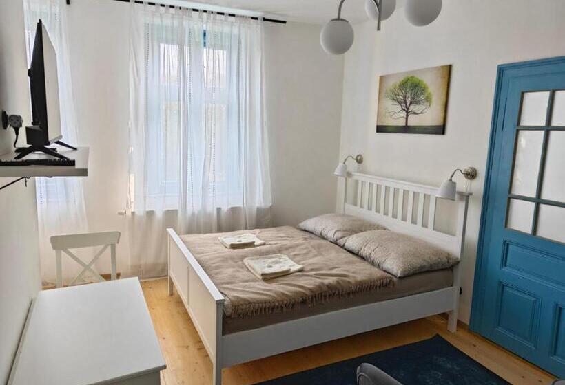 آپارتمان 2 خوابه, Penzión Záruby