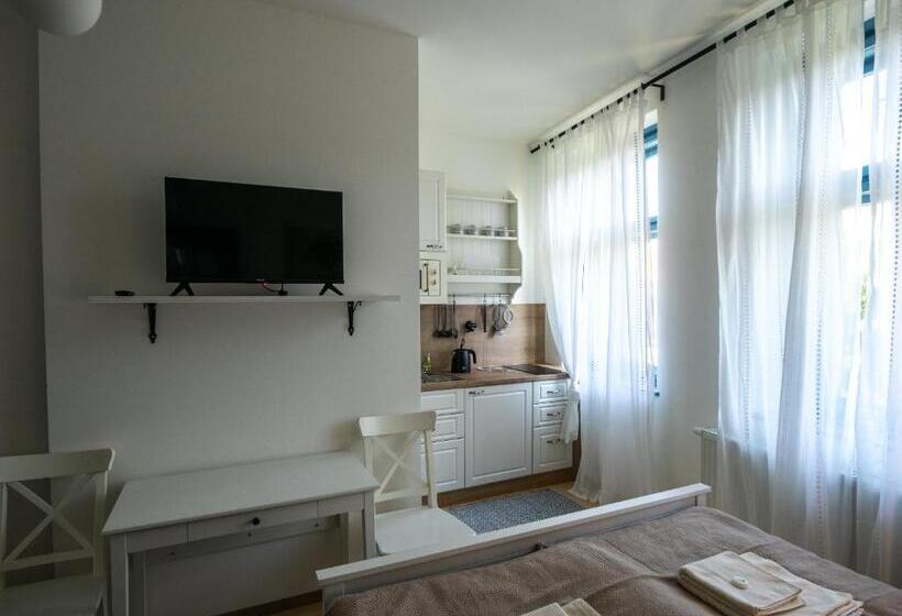 استودیو استاندارد با تخت کینگ, Penzión Záruby