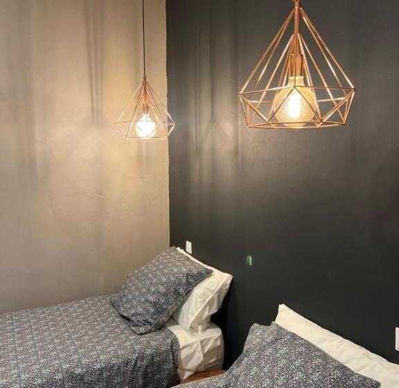 اتاق لوکس با چشمانداز باغ, The Pearl Of Lisbon