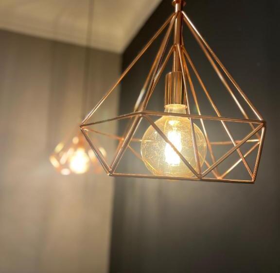 اتاق لوکس با چشمانداز باغ, The Pearl Of Lisbon