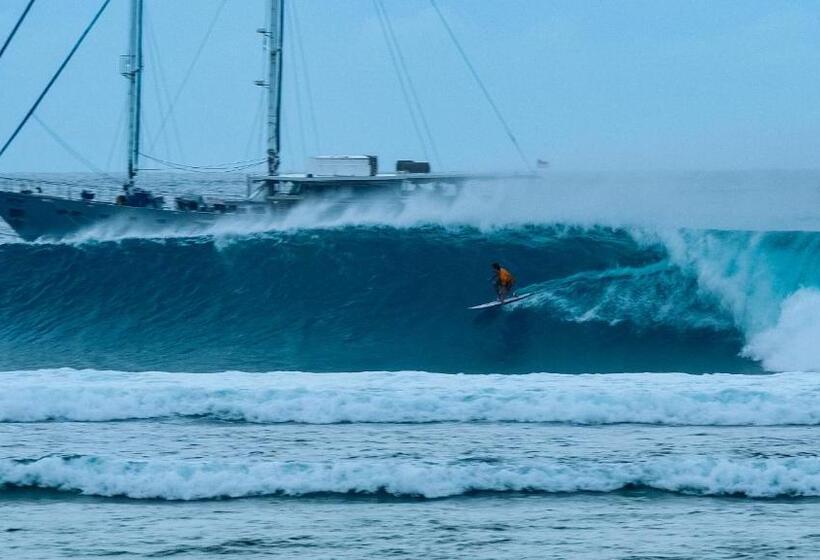 带共用浴室的标准房间, Villa Onu Mentawai   Private Rooms