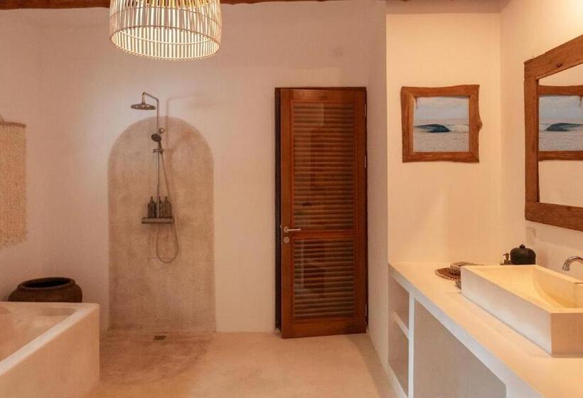 带共用浴室的标准房间, Villa Onu Mentawai   Private Rooms