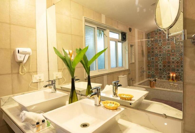 带大床的标准间, Sashas Holiday Village