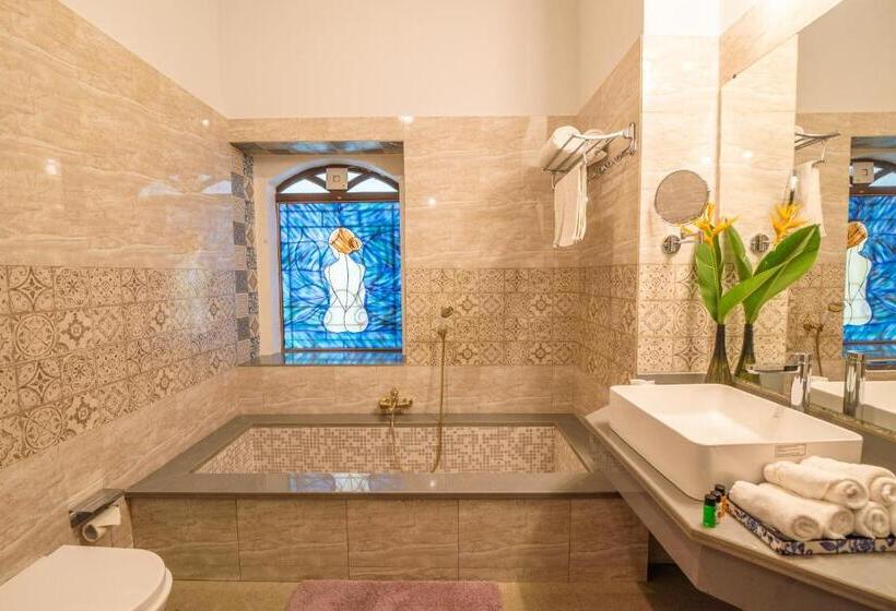 家庭套房, Sashas Holiday Village