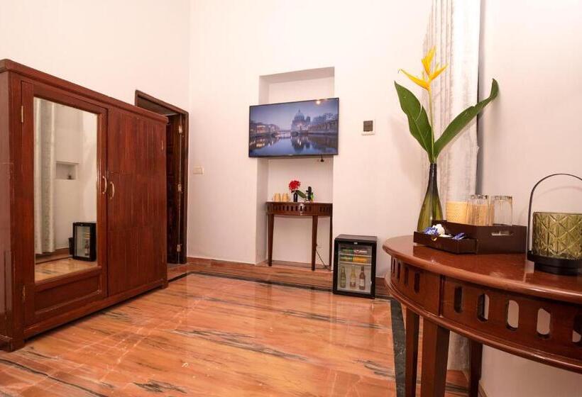 Family Suite, Sashas Holiday Village