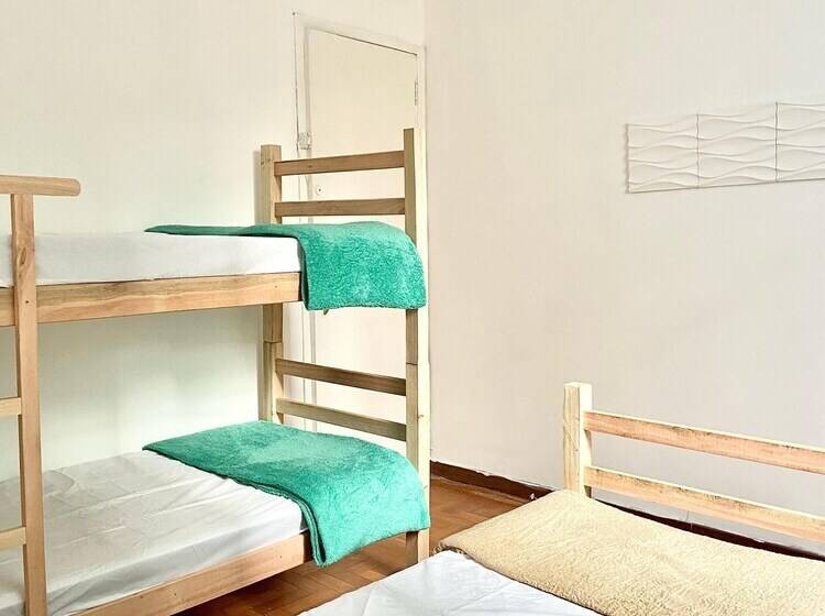 Perhehuone, Savassi Hostel Loft