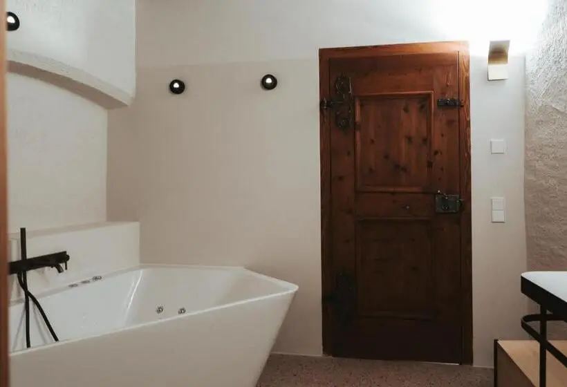 バスタブ付きスタンダードルーム, Arthotel Lasserhaus Adults Only
