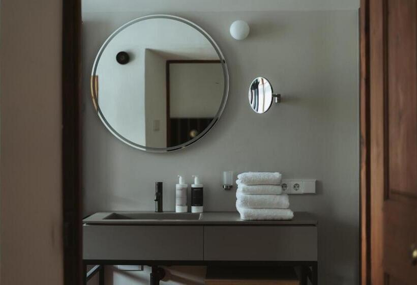 Люкс Кровать Кинг, Arthotel Lasserhaus   Adults Only