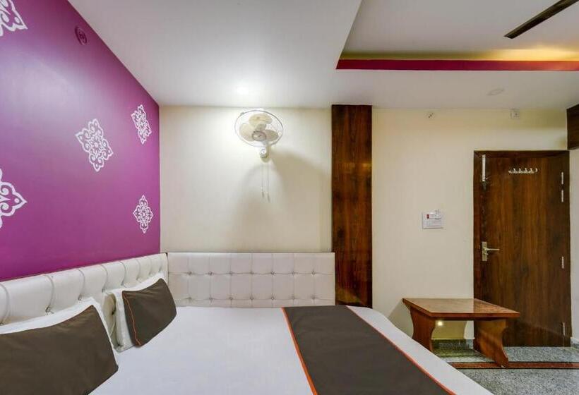 חדר קלאסי לשלושה, Collection O Gitanjali & Restaurant