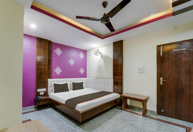 חדר קלאסי לשלושה, Collection O Gitanjali & Restaurant