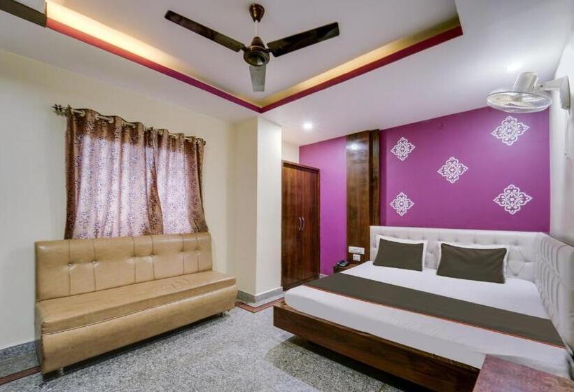 חדר קלאסי לשלושה, Collection O Gitanjali & Restaurant