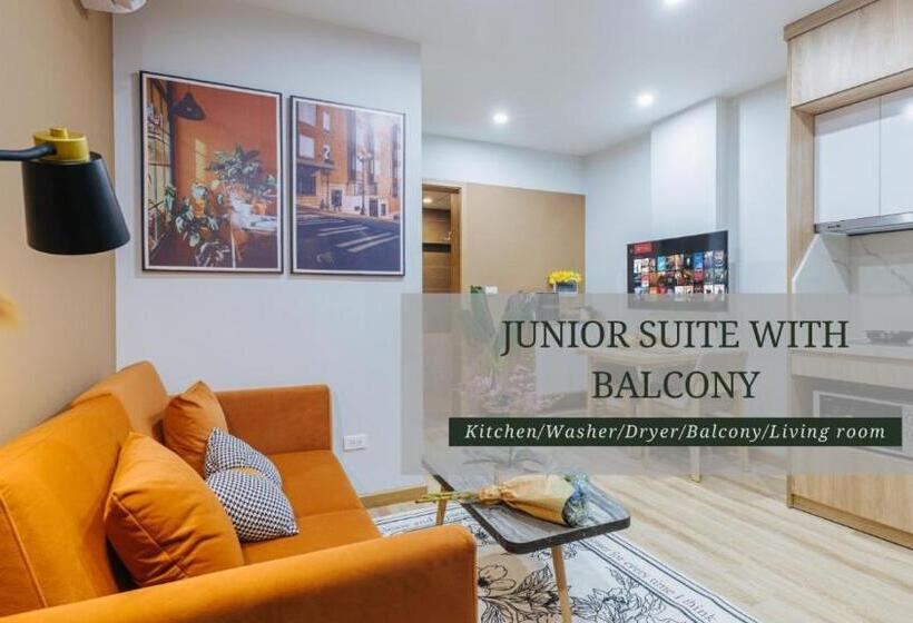 سوییت جونیور با بالکن, Crescendo Urban Stay   Stay 24h