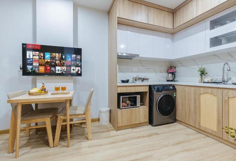 سوییت جونیور با بالکن, Crescendo Urban Stay   Stay 24h