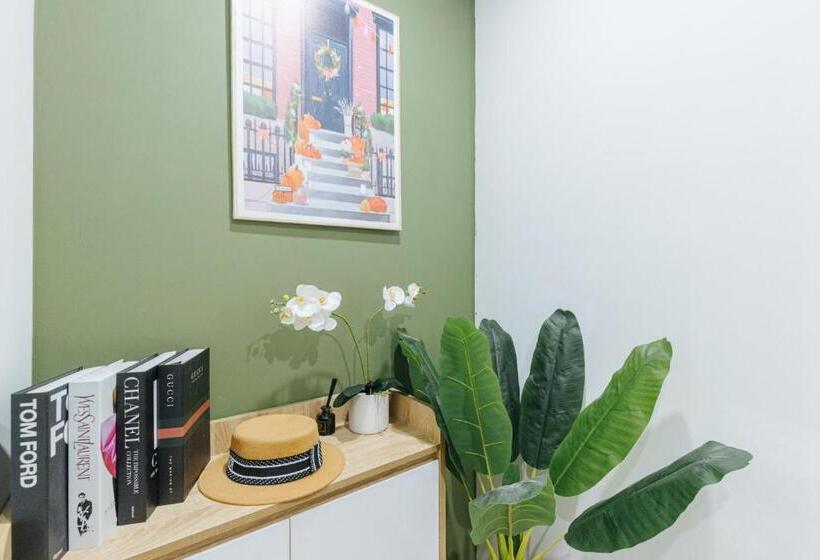 سوئیت با بالکن, Crescendo Urban Stay   Stay 24h