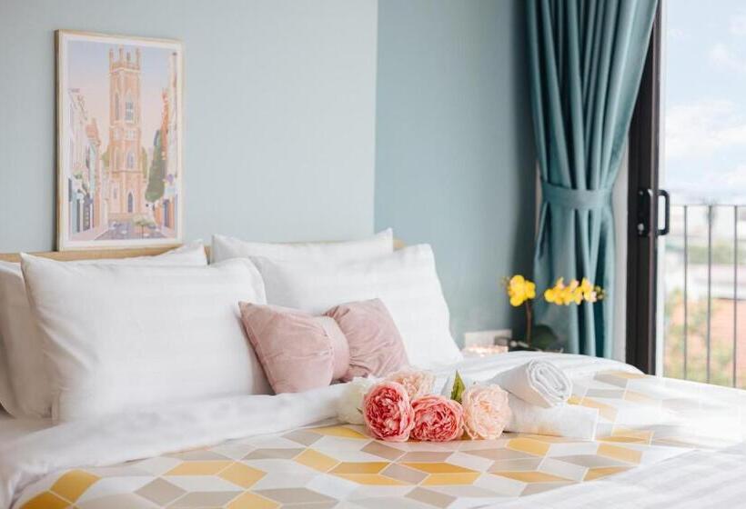 سوئیت با بالکن, Crescendo Urban Stay   Stay 24h