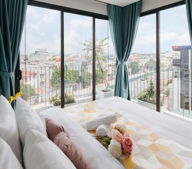 سوئیت با بالکن, Crescendo Urban Stay   Stay 24h