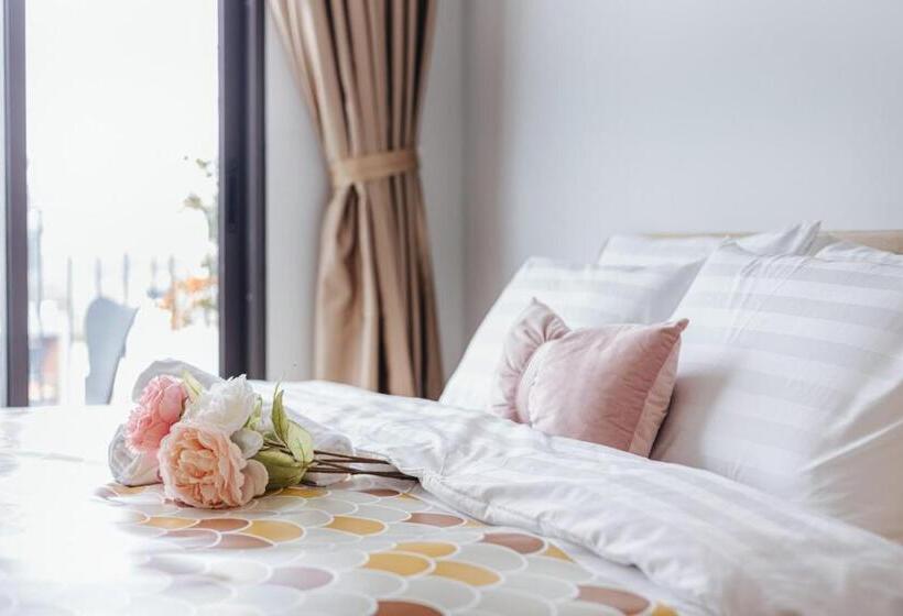 سوییت جونیور با بالکن, Crescendo Urban Stay   Stay 24h