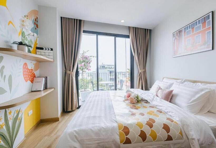 سوییت جونیور با بالکن, Crescendo Urban Stay   Stay 24h