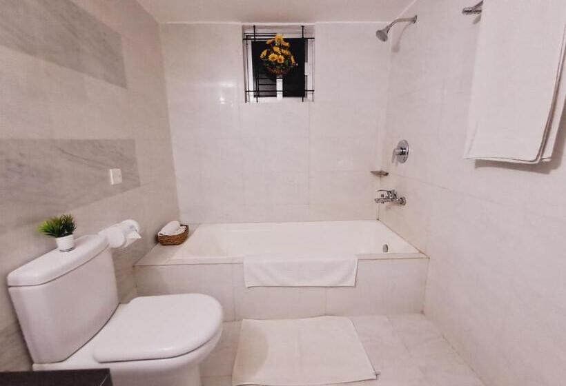 اتاق لوکس خانوادگی, Gr Meet & Greet