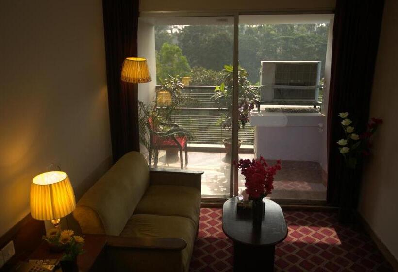 Standard studio with lake view, Gr Meet & Greet