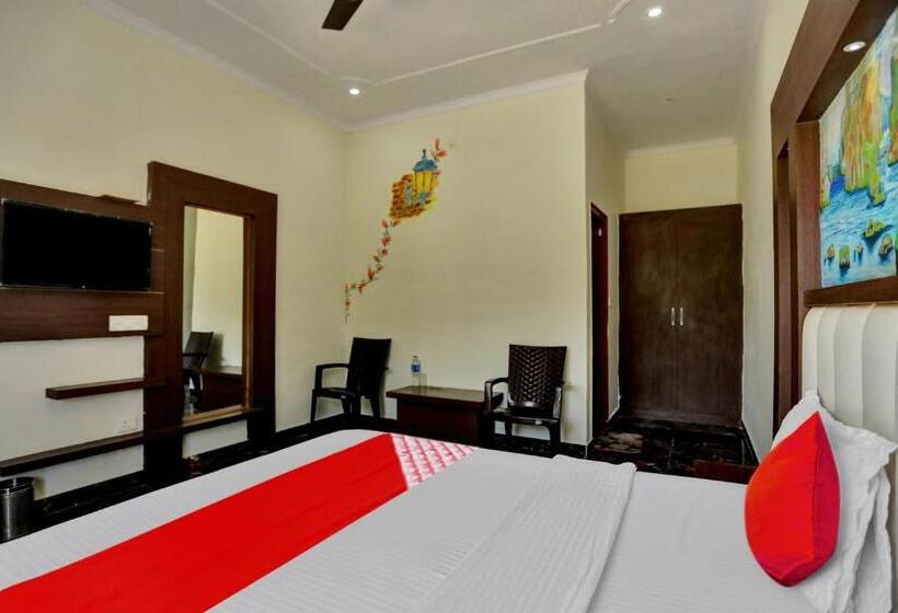 غرفة كلاسيكية ثلاثية, Oyo Lawendra Home Stay