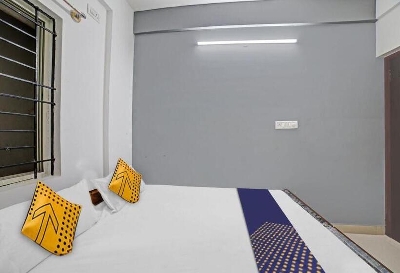 חדר קלאסי לשלושה, Spot On 81164 San International