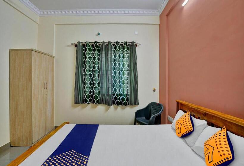 חדר קלאסי לשלושה, Spot On 81261 Karthik Deluxe