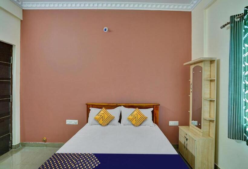 חדר קלאסי לשלושה, Spot On 81261 Karthik Deluxe