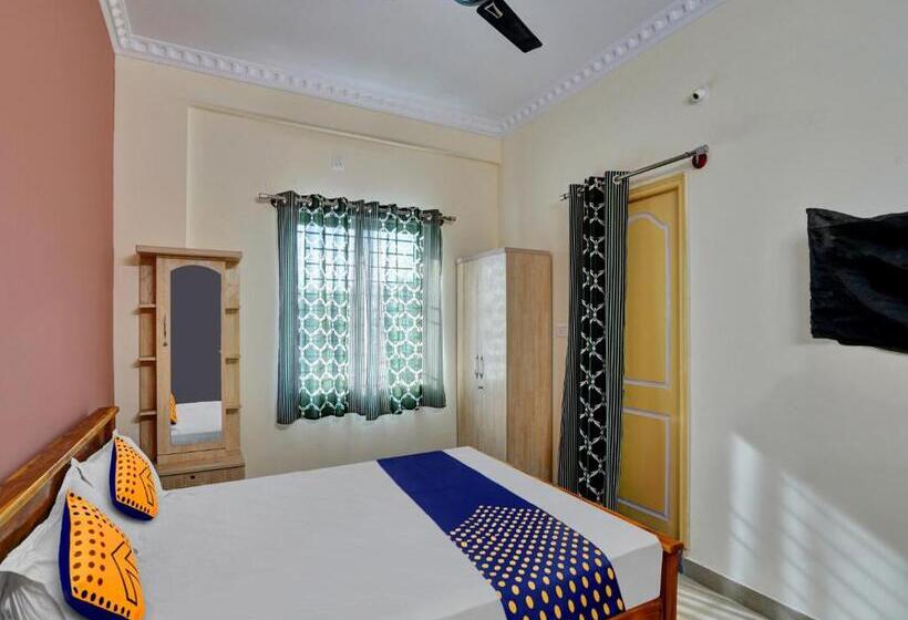 חדר קלאסי לשלושה, Spot On 81261 Karthik Deluxe