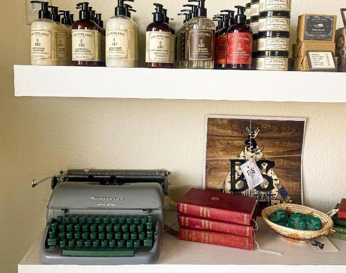 스탠다드 룸 킹사이즈 침대, Thunderbird