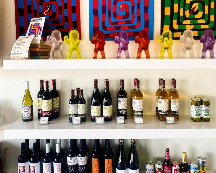 스탠다드 트리플 룸 가든 전망, Thunderbird