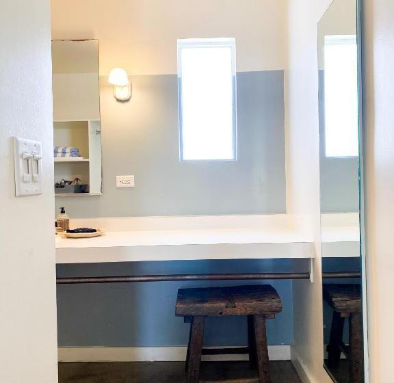 스탠다드 룸 가든 전망, Thunderbird