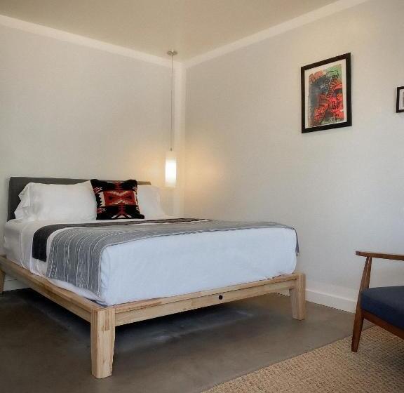 스탠다드 룸 가든 전망, Thunderbird