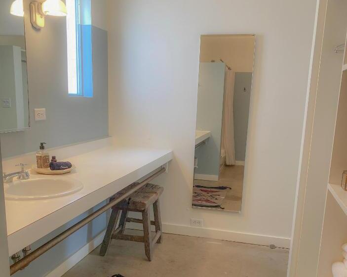 带大床的标准间, Thunderbird