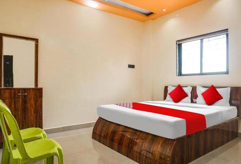 חדר קלאסי לשלושה, Oyo Flagship Hotel Crown & Lodge