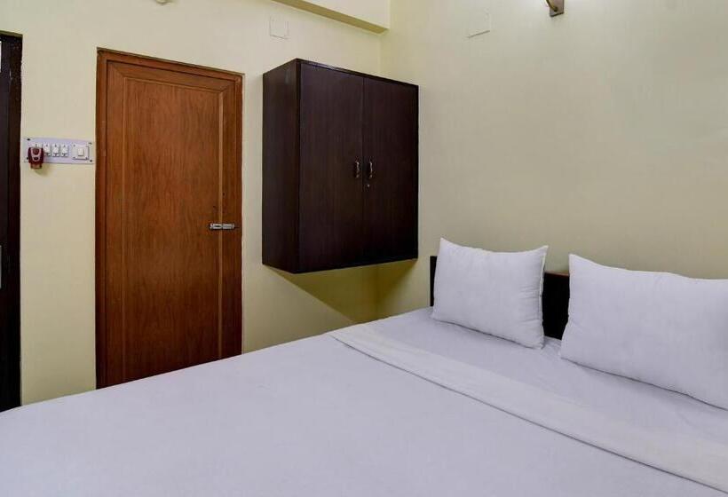 Трехместный Номер Классика, Oyo Hotel Prabhat Inn