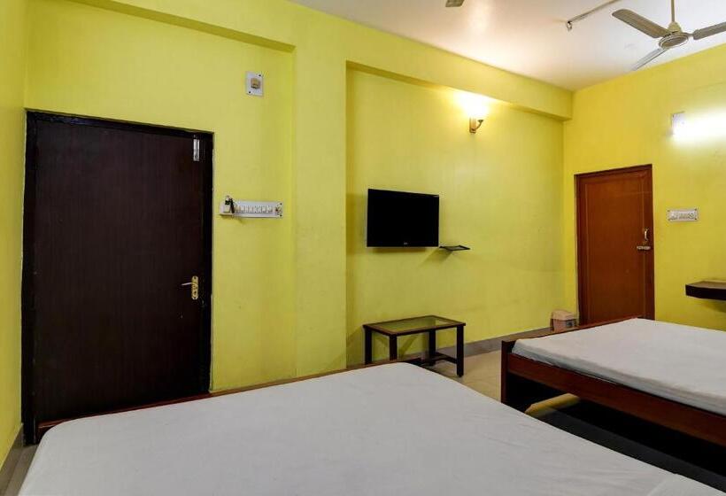 غرفة كلاسيكية ثلاثية, Oyo Hotel Prabhat Inn