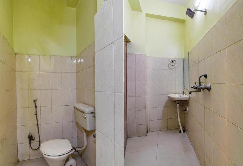 Трехместный Номер Deluxe, Oyo Hotel Prabhat Inn