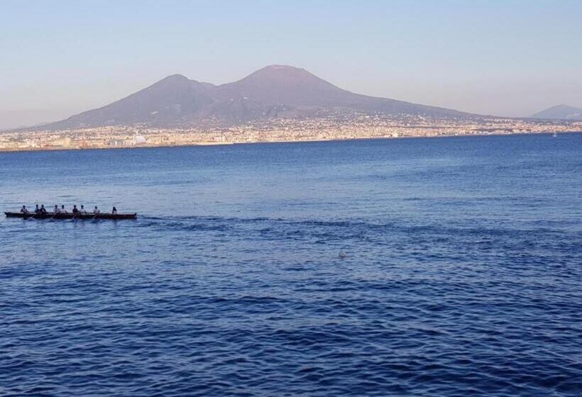 اتاق سوپریور چهار تخته, Aircraft Services Rooms